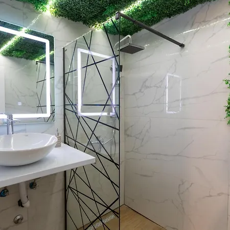Apartment Cozy Sauna & Jacuzzi