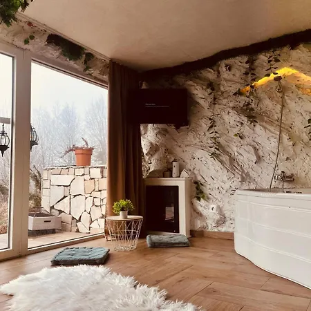 Romantic With Jacuzzi & Sauna 1- Trebevic Near * Сараево